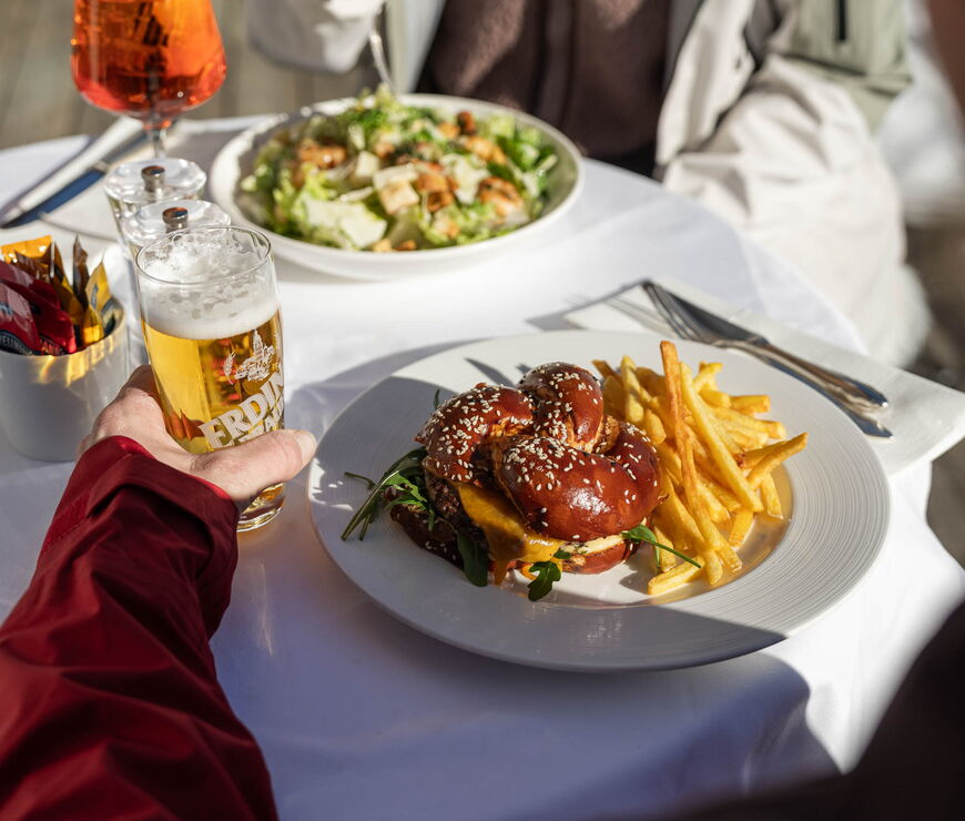 Burgwald Terrace_Lunch